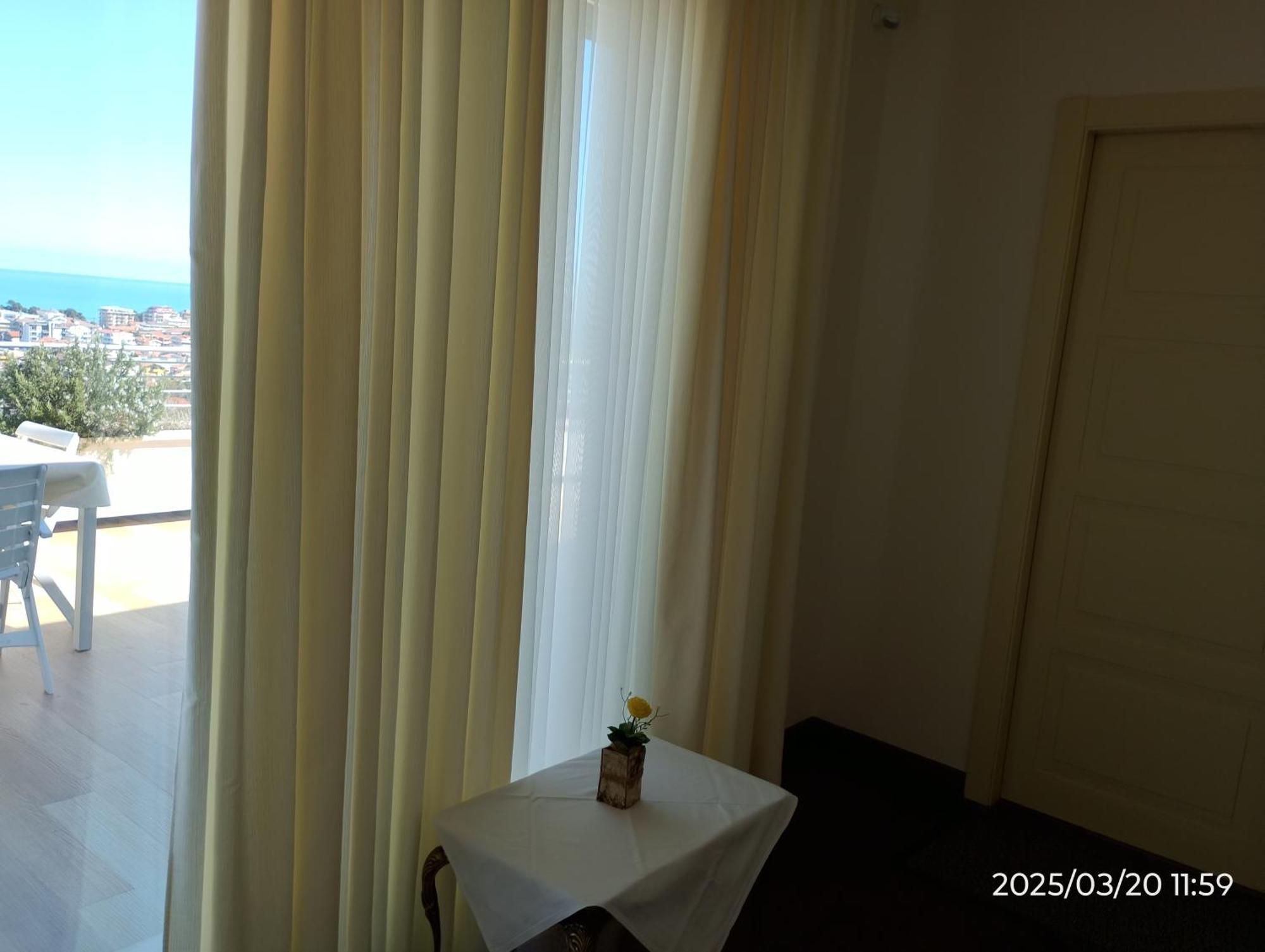 Just Blue Hotel มอนเตซิลวาโน ภายนอก รูปภาพ